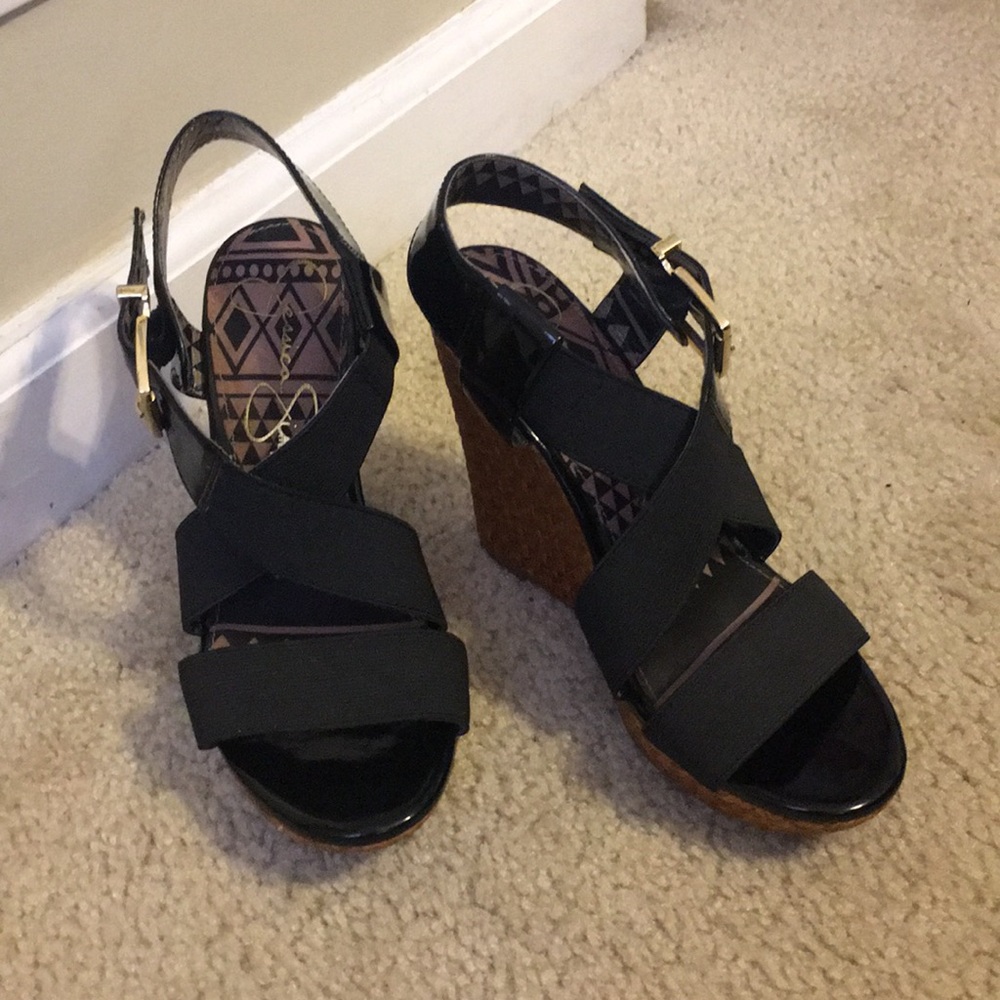 Jessica Simpson wedges size 6.